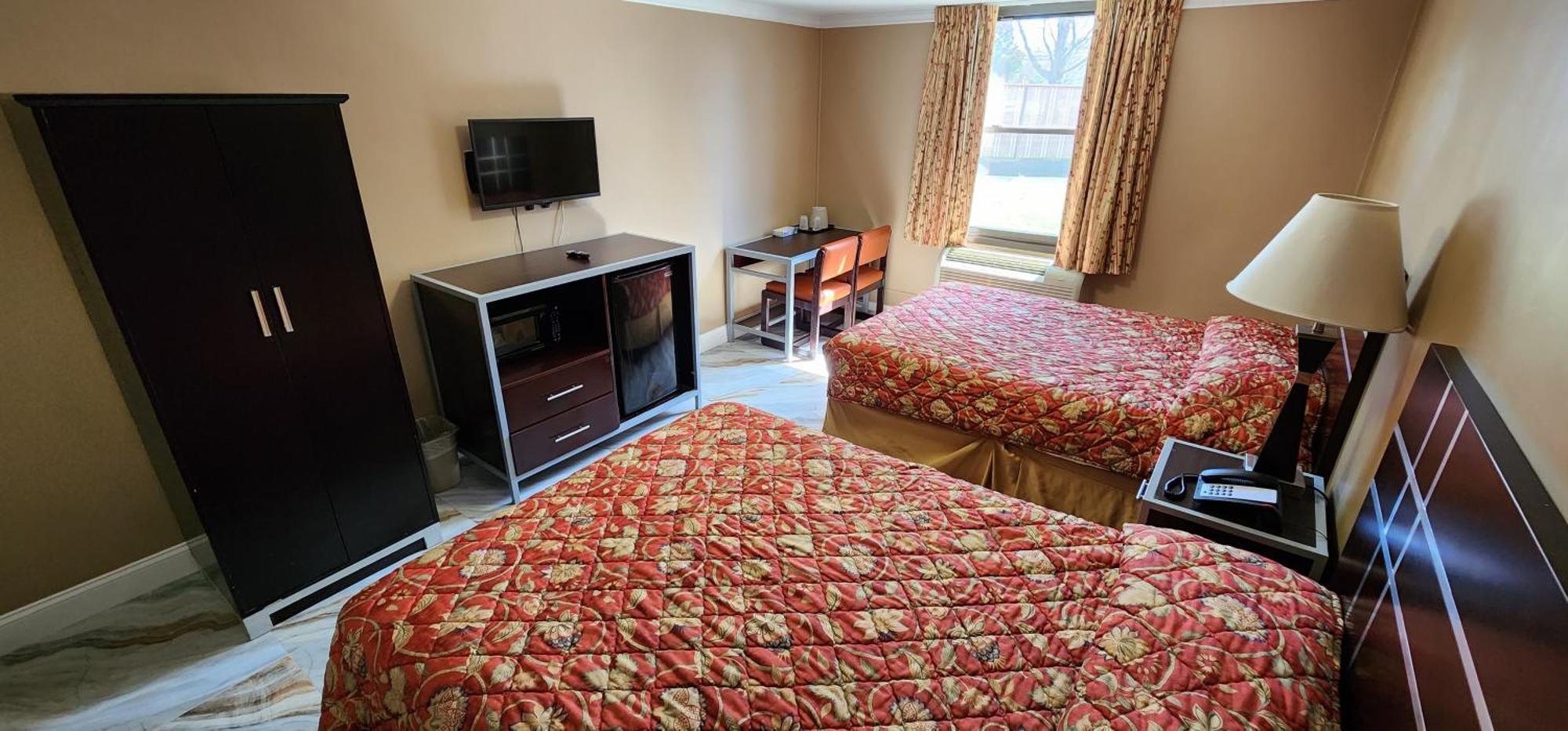 Town House Inn And Suites Elmwood Park Exterior photo